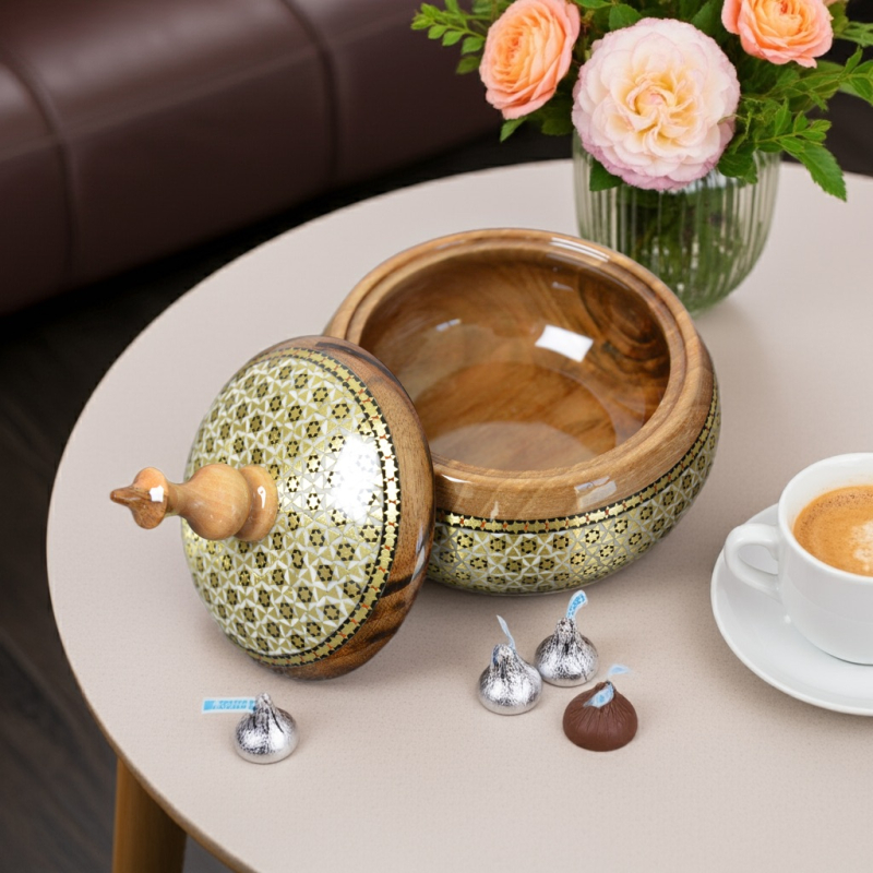 Edle Schokoladendose aus Holz mit Intarsien Design