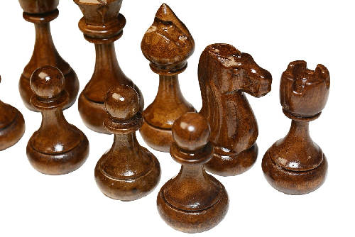 Schachfiguren handgefertigt aus Holz