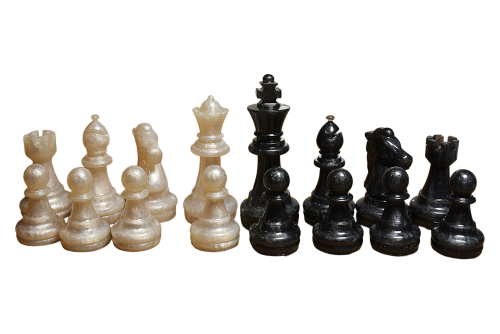 Premium Schachfiguren aus Epoxy Resin, 16 weiß und 16 Schwarze Figuren 
