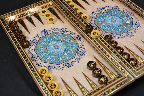 hochwertiges Schachbrett und Backgammon aus Holz mit Blumenmuster und Intarsien-Design